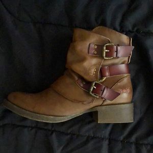 Blowfish women’s brown 8 boots